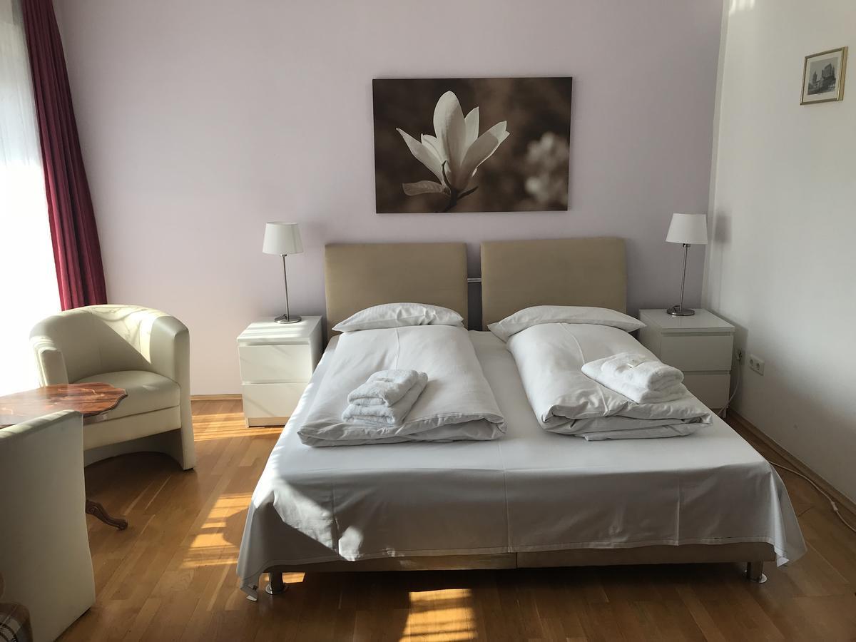 Hotel-pension Asta Guest house *